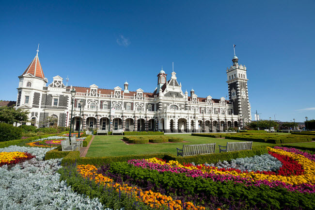Nhà ga được xây dựng theo kiến trúc cổ kính ở thành phố Dunedin, New Zealand.