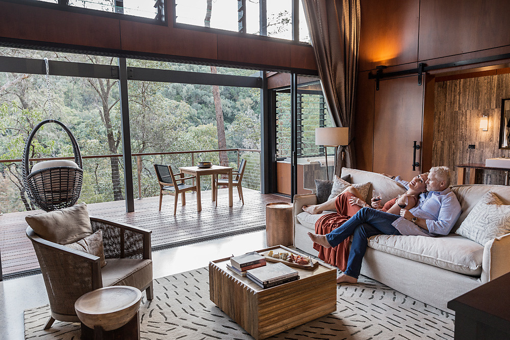 Spicers Sangoma, dãy Blue, Australia: Ở tại phòng suite Escarpment, các cặp đôi sẽ có cơ hội ngắm nhìn khung cảnh thiên nhiên tuyệt diệu xung quanh, cũng như trải nghiệm sự xa hoa và riêng tư đầy lãng mạn. Ảnh: Spicers Retreats.