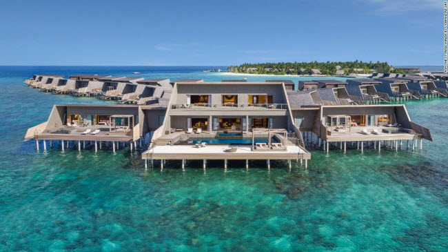 Khu nghỉ dưỡng St. Regis Vommuli, Maldives: Một trong những biệt thự lớn nhất tại Maldives là John Jacob Astor trong khu nghỉ dưỡng St. Regis Vommuli. Công trình cũng bao gồm bể bơi riêng rộng 92 m2. 