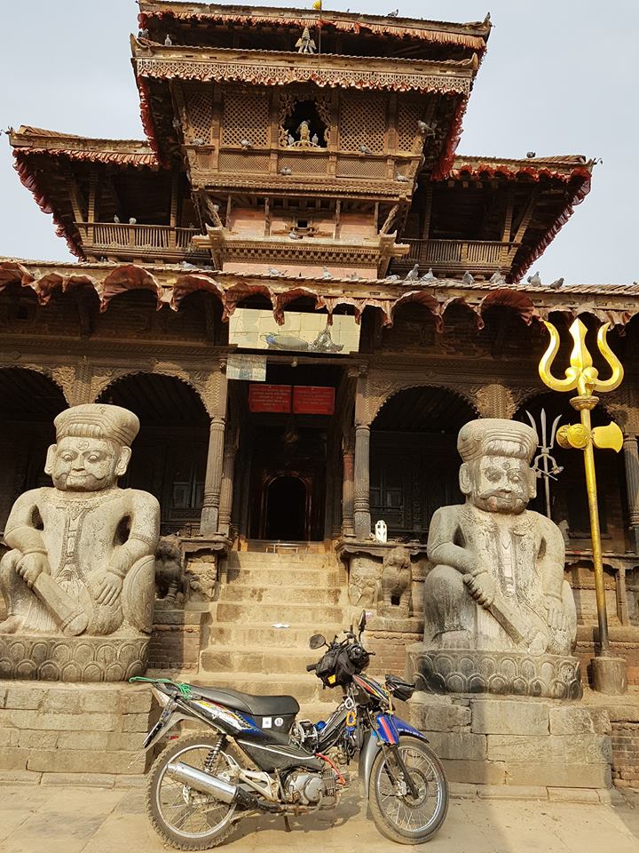 Những công trình kiến trúc và cảnh quan trong hành trình đều được anh lưu giữ. Ảnh ở Kathmandu, Nepal 
