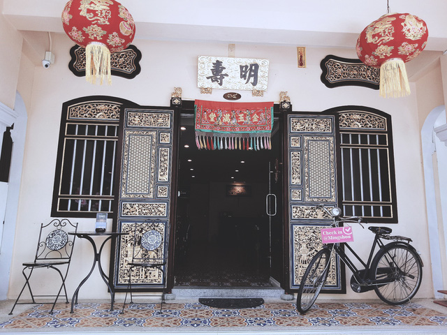 China Inn Café trên đường Thalang cũng là một địa chỉ nổi tiếng được rất nhiều du khách ghé thăm khi tới phố cổ. Ảnh: Mai Hương 