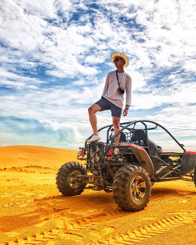 Trải nghiệm với xe địa hình phân khối lớn trên “tiểu sa mạc” để thấu hiểu cảm giác sinh tồn tại vùng đất 300 ngày nắng cũng như để đến các bãi biển quanh Mũi Dinh