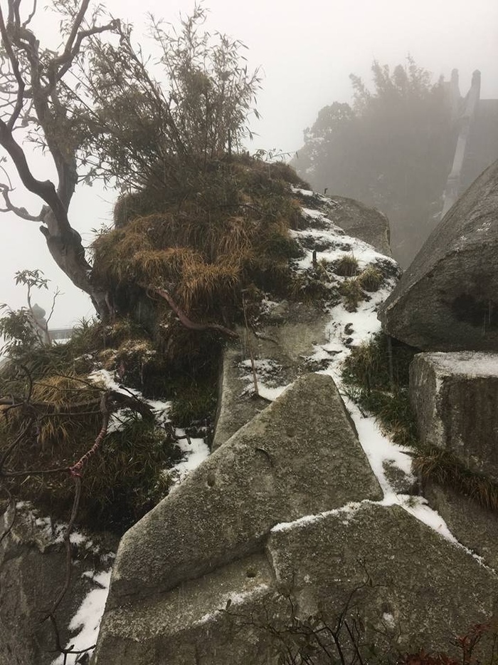 Khung cảnh băng tuyết trên đỉnh Fanxipan 