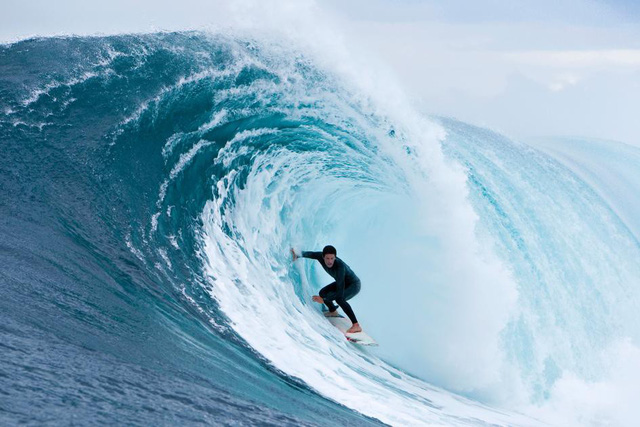 surfing-shipsterns-bluff-tasmania-australia-adapt-945-1-1511153035909