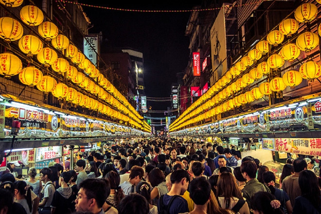Chợ đêm là nét văn hóa đặc trưng của hòn đảo xinh đẹp Đài Loan.
