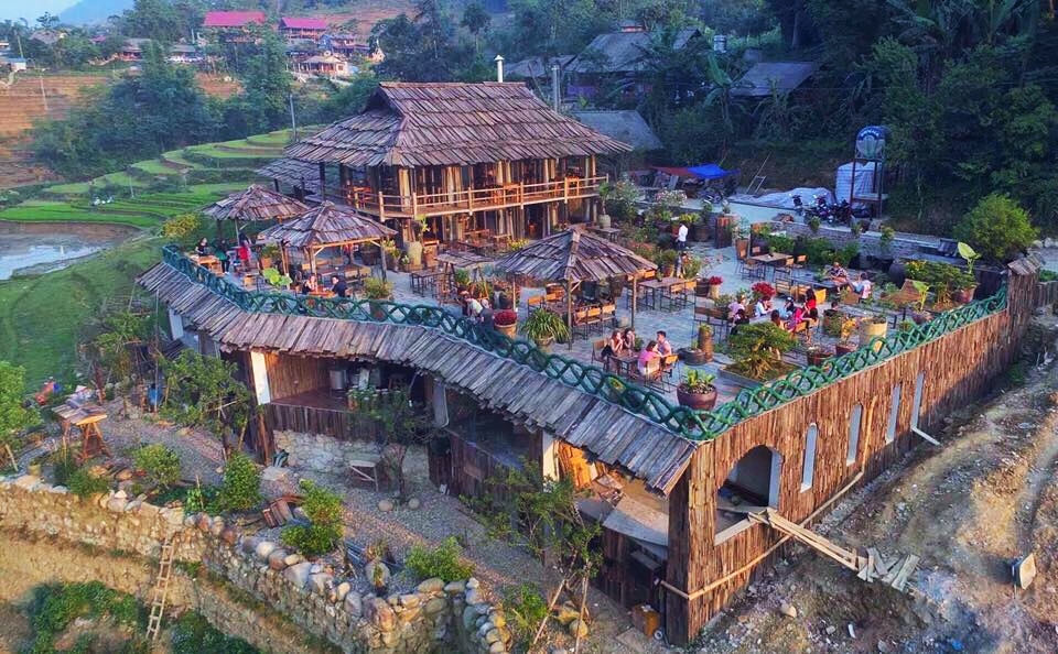 Địa điểm: Lá Dao Spa & Coffee House tọa lạc tại thôn Tả Van Dáy, bản Tả Van, Sapa, Lào Cai. 