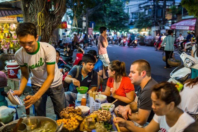 Đồ ăn đường phố chắc chắn là thứ không thể bỏ qua khi đến Việt Nam