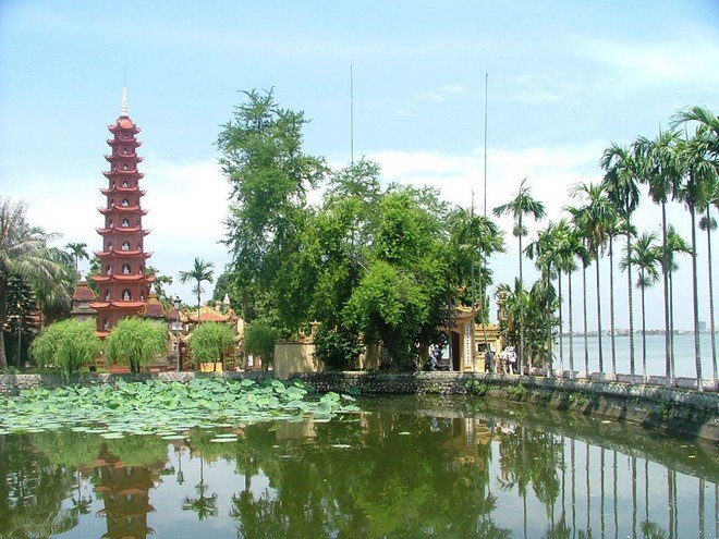Chùa Trấn Quốc - một trong hàng ngàn ngôi chùa tại Việt Nam và là một trong những điểm đến được yêu thích tại Thủ đô.