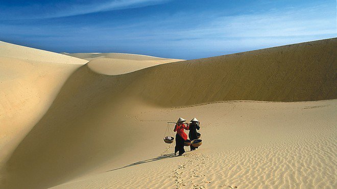 Những ngọn đồi cát là nơi không thể không đến khi thăm Mũi Né