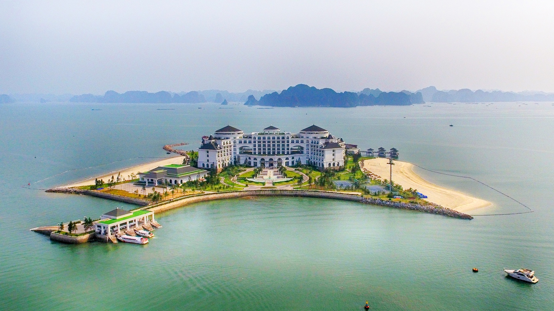 Отель на острове во вьетнаме