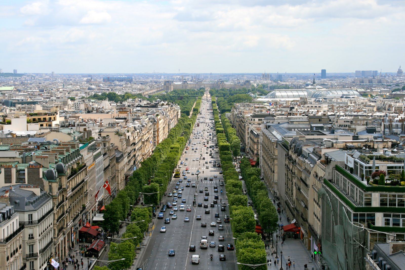 Champs-Elysées - Đại lộ nổi danh của Paris hoa lệ