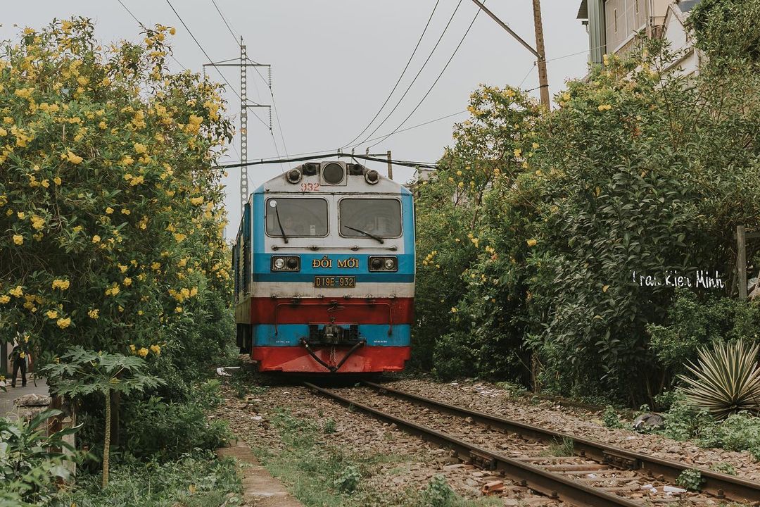 đường ray Lê Văn Sỹ Sài Gòn 1