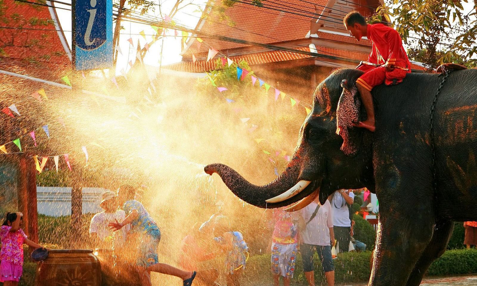 Lễ hội té nước Songkran Thái Lan 2023 2
